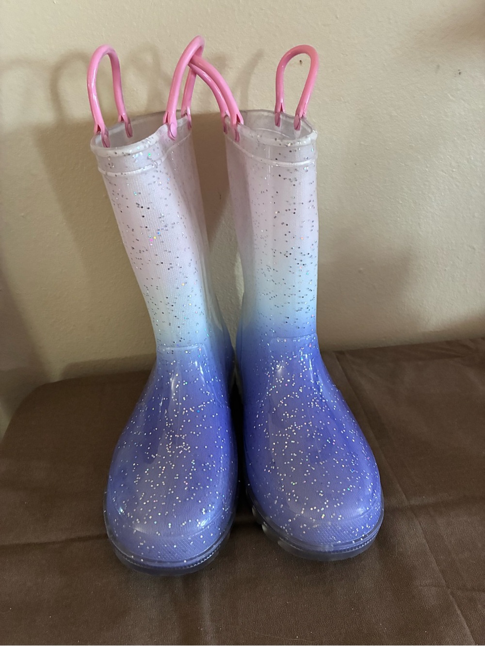 Kids Pink and Purple Gradient Rain Boots size 2 light up